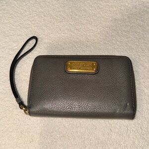 Marc by Marc Jacobs Gray Pebbled Leather Zip Around Wristlet Wallet